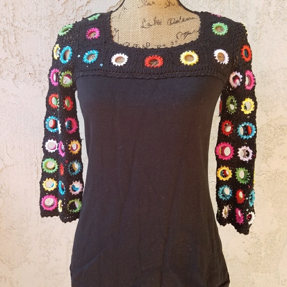 Just B Sweaters - 🚨🚨3/$25 SALE🚨🚨•Crocheted black sweater with circle detail